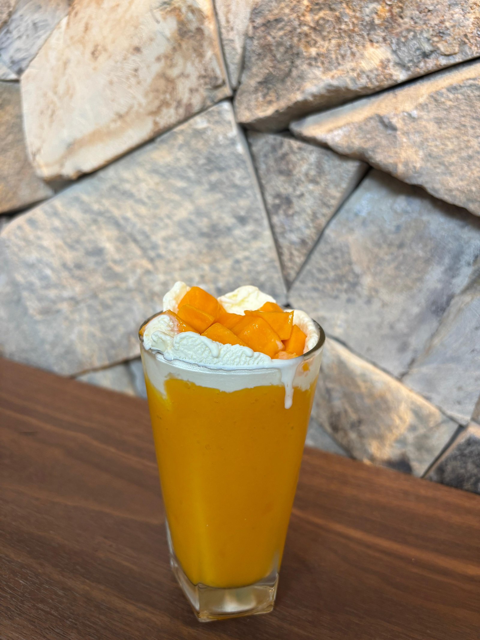 Mango / Strawberry smoothies